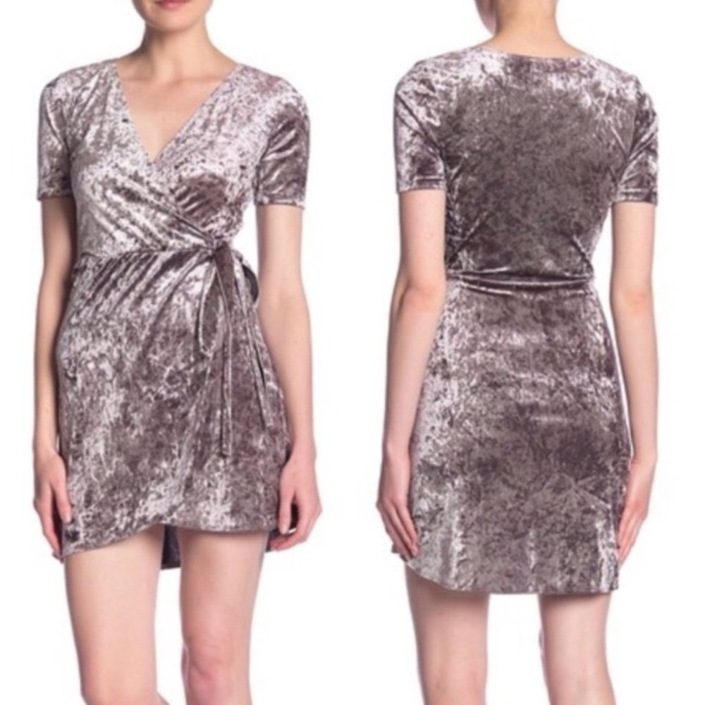 Love...Ady USA M Crush Velvet Wrap Dress Holiday
